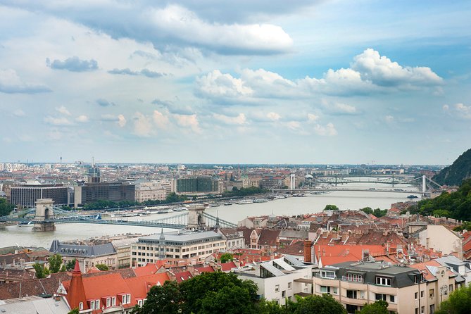 Guided Tour in Budapest Castle District - Group size, walking pace, and the hearing reality