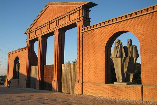 Guided Tour with Admission in Memento Park - Getting to Memento Park: Start Time, Meeting Point, and What to Expect
