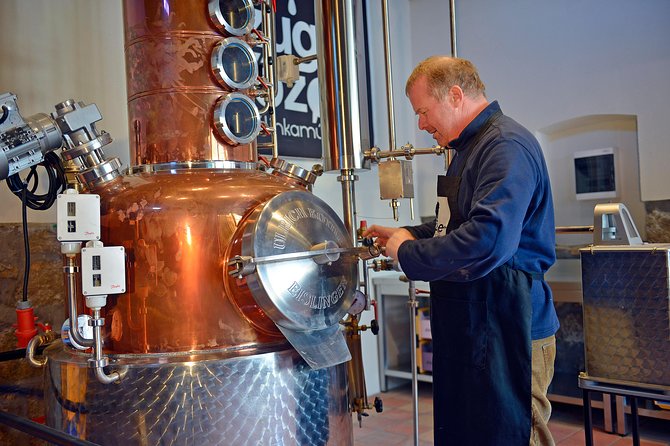 Hungarian pálinka distillery visit and tasting - Who this tour fits best