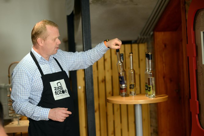 Hungarian pálinka distillery visit and tasting - The guided tasting: what you drink, what you eat, and how to stay in control