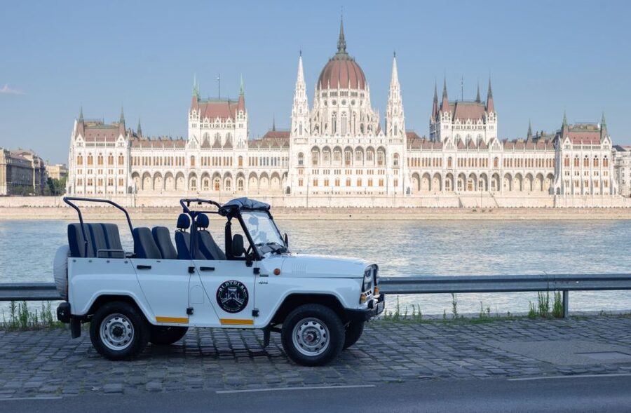 Iconic Budapest tour with Classic Russian Jeep and G-Wagon - Key highlights to look for