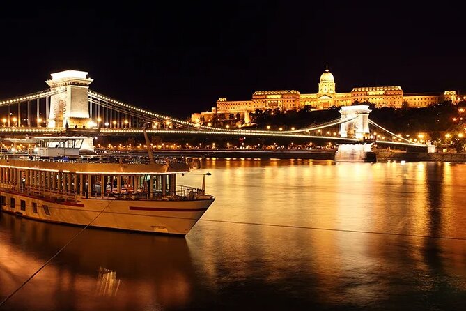 Private Budapest Christmas Market guided tour and Danube Evening cruise package - The Danube Evening Cruise: Chain Bridge Views From the Water