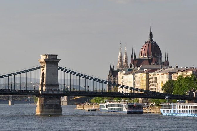 Private Budapest walking tour - 4 hours - The Danube embankment approach, and the city’s river story