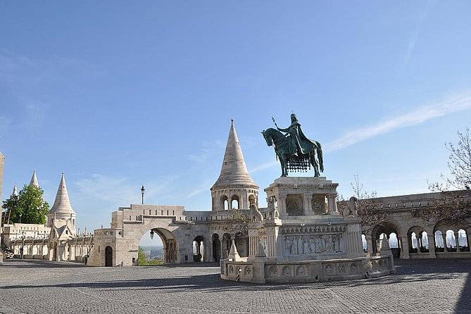 Private Budapest walking tour - 4 hours - Public transport used in the tour, so you do not waste time