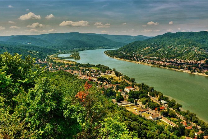 Private Danube Bend Experience with a comfortable air conditioned car - Setting Off With Pickup From Your Budapest Door