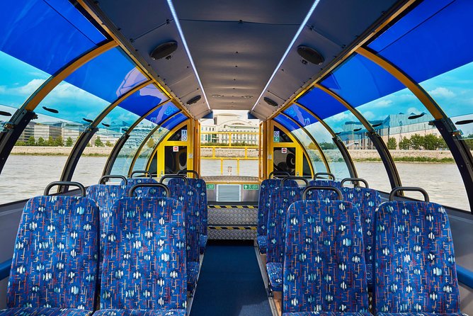 Private Danube Sightseeing Cruise in Budapest - Dunarama: the cozy start with a welcome drink