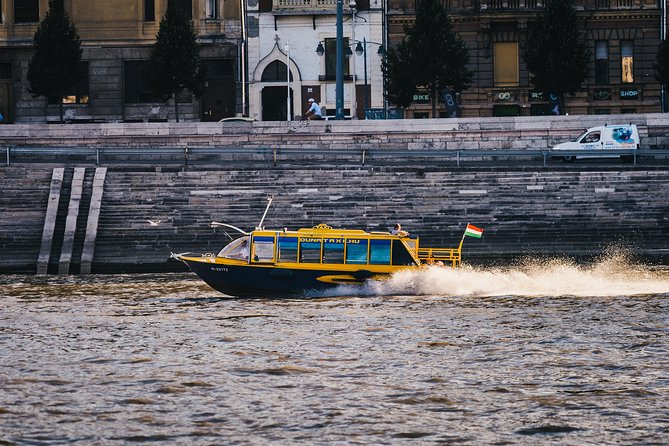 Private Danube Sightseeing Cruise in Budapest - Parliament, Royal Castle, bridges, and Gellert Hill in one pass