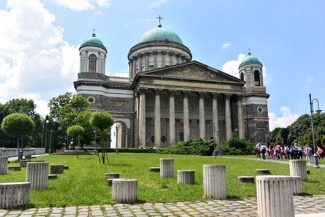 Private or SmallGroup Budapest Danube Bend Tour Lunch and Cruise - The Danube Cruise: When It Runs, and the Reality on Mondays and Tuesdays
