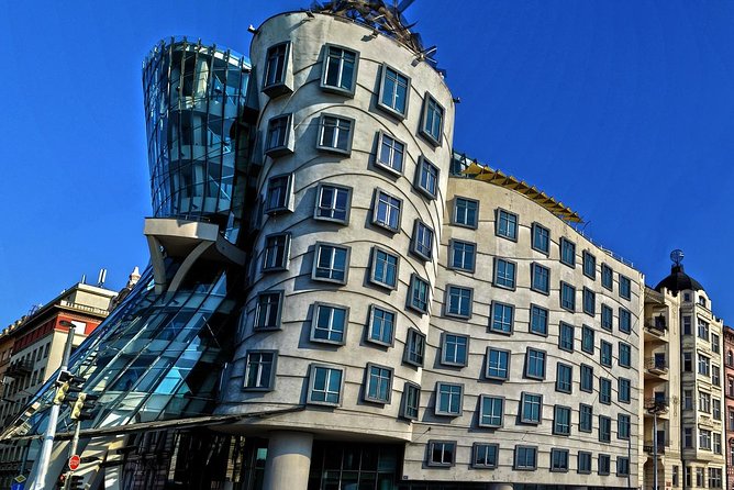 Private Transfer from Budapest to Prague with 2 hours for sightseeing - Stops Along the Way: How to Pick Wisely Within the Time Window