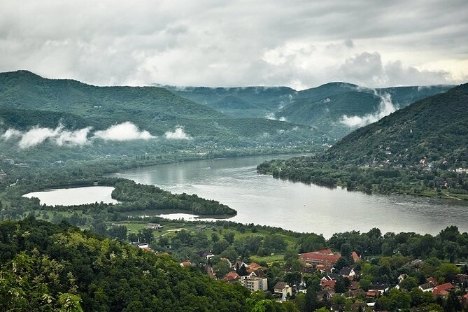 Scenic Danube River bend hills & the Art Town: Private Car Tour - Food, timing, and staying un-rushed