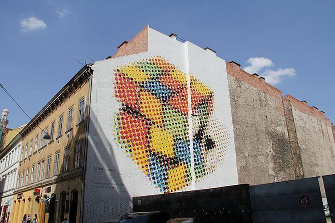 Street Art Tour Budapest - Meeting at My Little Melbourne CoffeeBudapest, then getting oriented