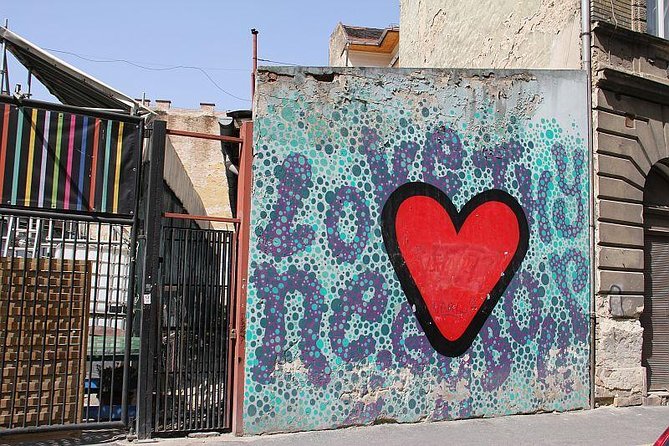 Street Art Tour Budapest - What you should bring for the best experience