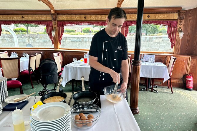 Summer Danube Brunch Cruise in Budapest - The 60-minute river route, with real Budapest landmarks