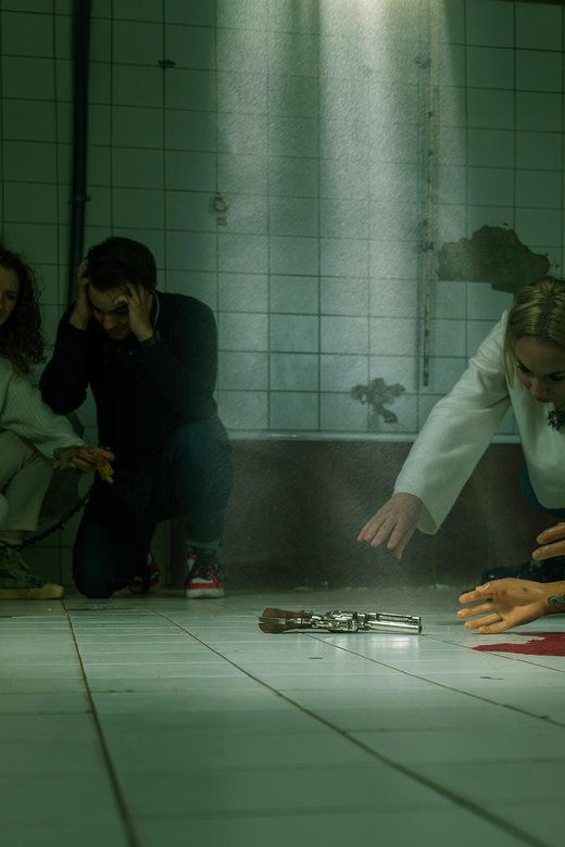 The Real Saw | Escape Room by PÁNiQ SZOBA - Dark lighting and the pace of hints