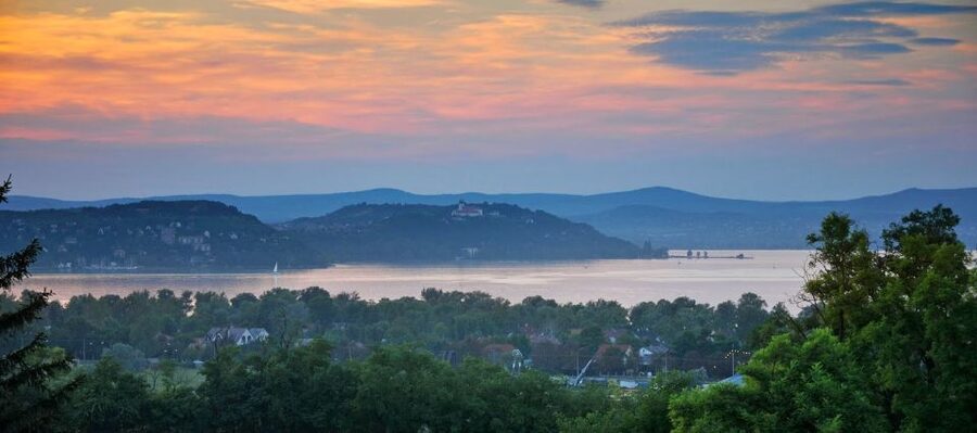 The Turquoise Sea of Hungary: Lake Balaton Private Tour - Balatonfüred Promenade: Where Elegant Meets Everyday