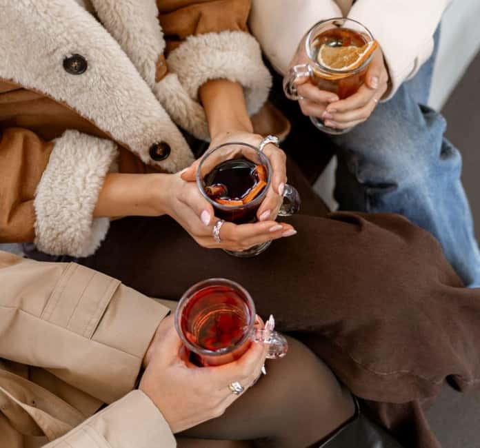 Unlimited Mulled Wine Cruise - Getting Onboard at Dock 11 by Elizabeth Bridge (and Choosing Top Deck vs Indoors)