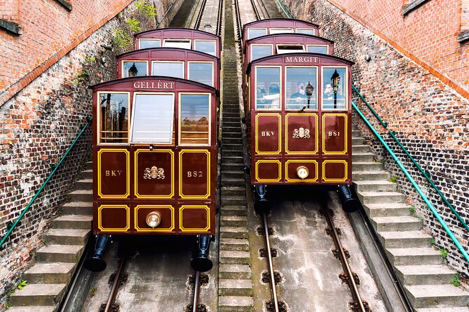 Welcome to Budapest 3 hrs Must See Private Tour by car - Price and value for a private two-person group