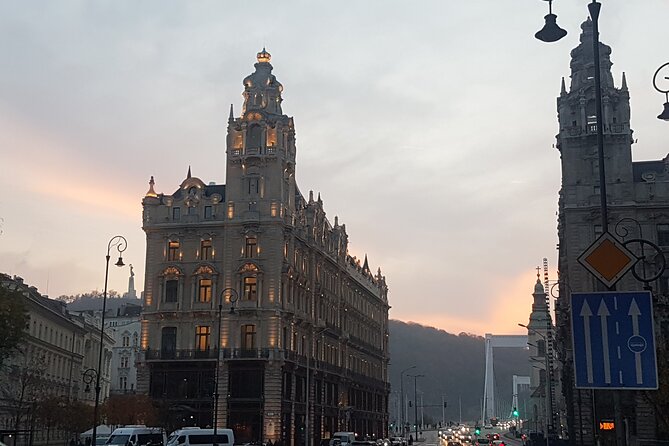 Welcome to Budapest Evening Walk - Why this Budapest evening walk is a smart use of 90 minutes